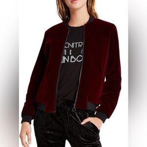 BCBG Generation velvet bomber M